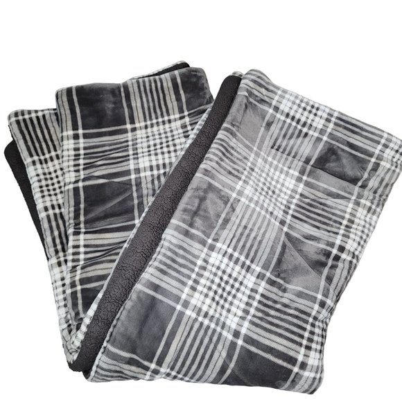 Ugg Avery Reversible plaid warm thick soft comforter size XL Twin white gray - Picture 2 of 6